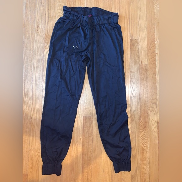 Woman’s Casual-Ware Bundle (M) - Picture 4 of 16